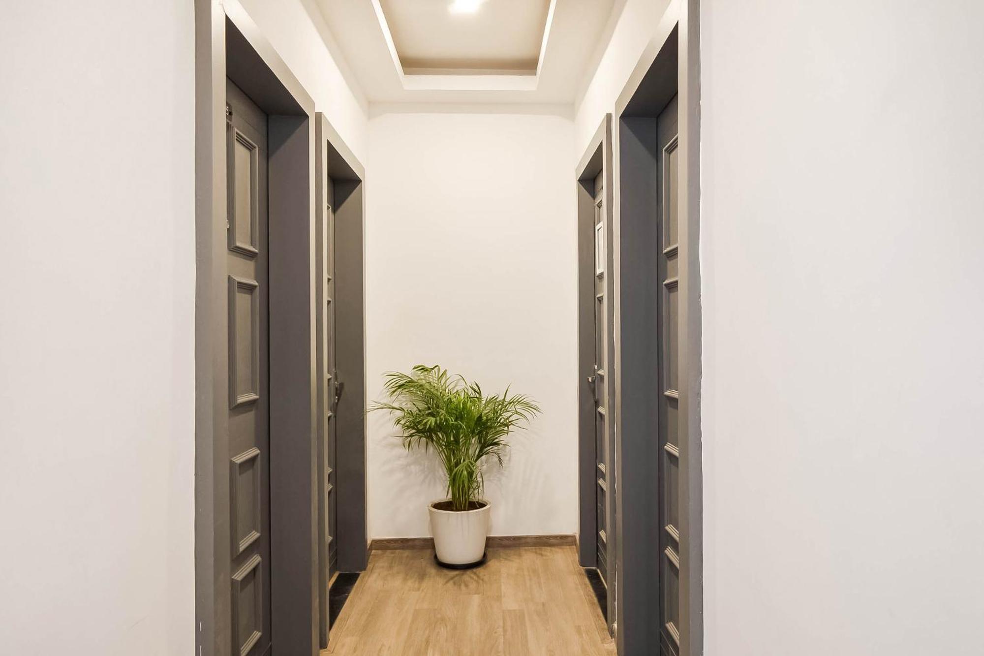 Super Townhouse Lords Inn Regency Manglia Exterior photo